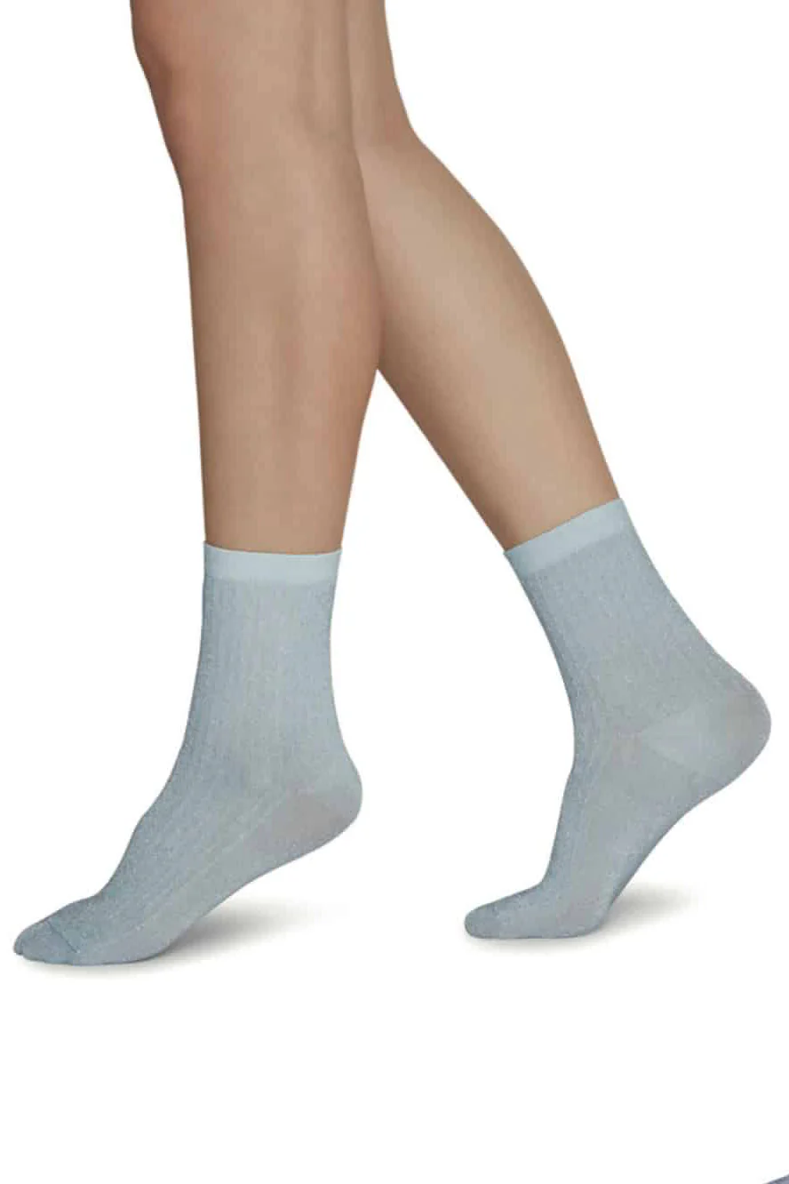 Chaussettes pailletées en fibres recyclés bleu clair - Image 2
