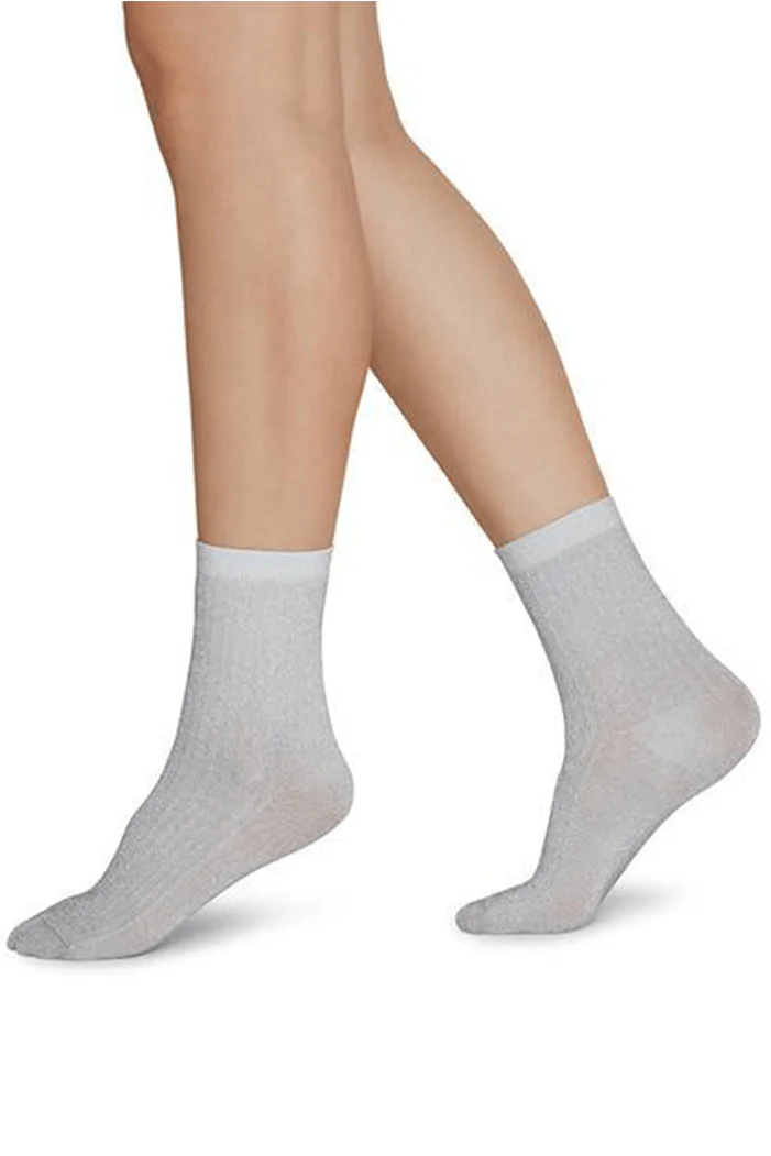 Chaussettes pailletées en fibre recyclée gris clair - Image 2